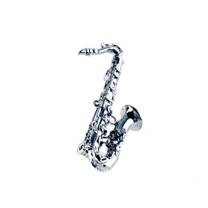 Broche 3D saxo plateado